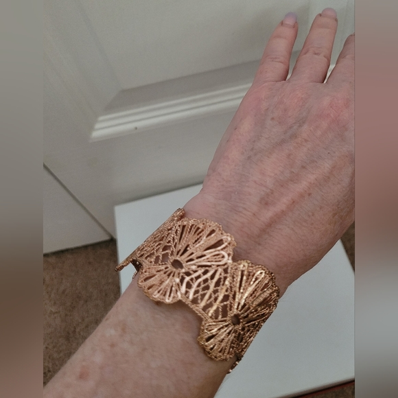 Stella & Dot Geneve Lace Cuff - Picture 8 of 9